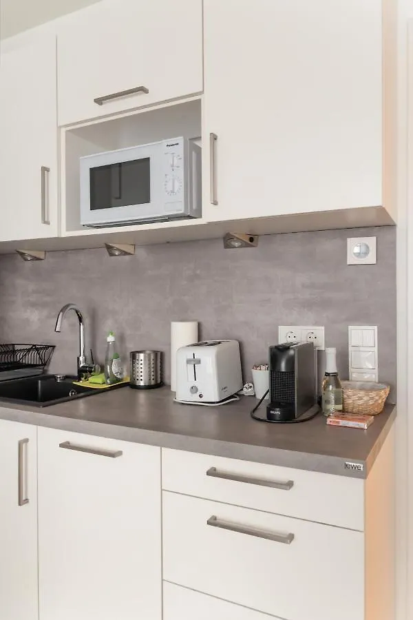 Quiet And Cozy Apartment Next To Mariahilfer Strasse And Naschmarkt With Ac, Minimum 30 Nights Vienna 0*,