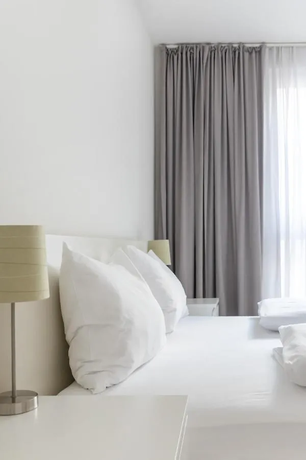 Quiet And Cozy Apartment Next To Mariahilfer Strasse And Naschmarkt With Ac, Minimum 30 Nights Vienna Austria