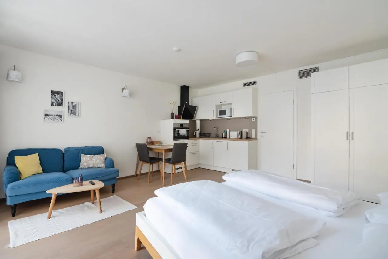 Quiet And Cozy Apartment Next To Mariahilfer Strasse And Naschmarkt With Ac, Minimum 30 Nights Vienna 0*,