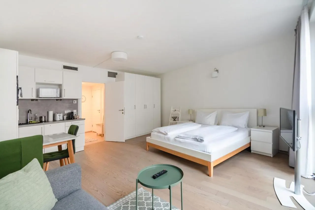 Quiet And Cozy Apartment Next To Mariahilfer Strasse And Naschmarkt With Ac, Minimum 30 Nights Vienna