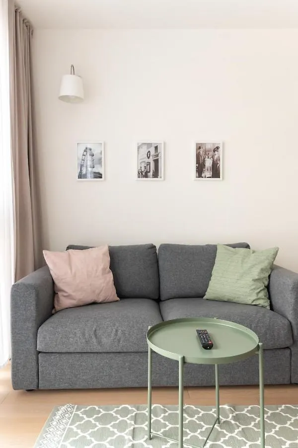 Quiet And Cozy Apartment Next To Mariahilfer Strasse And Naschmarkt With Ac, Minimum 30 Nights Vienna 0*,  Austria