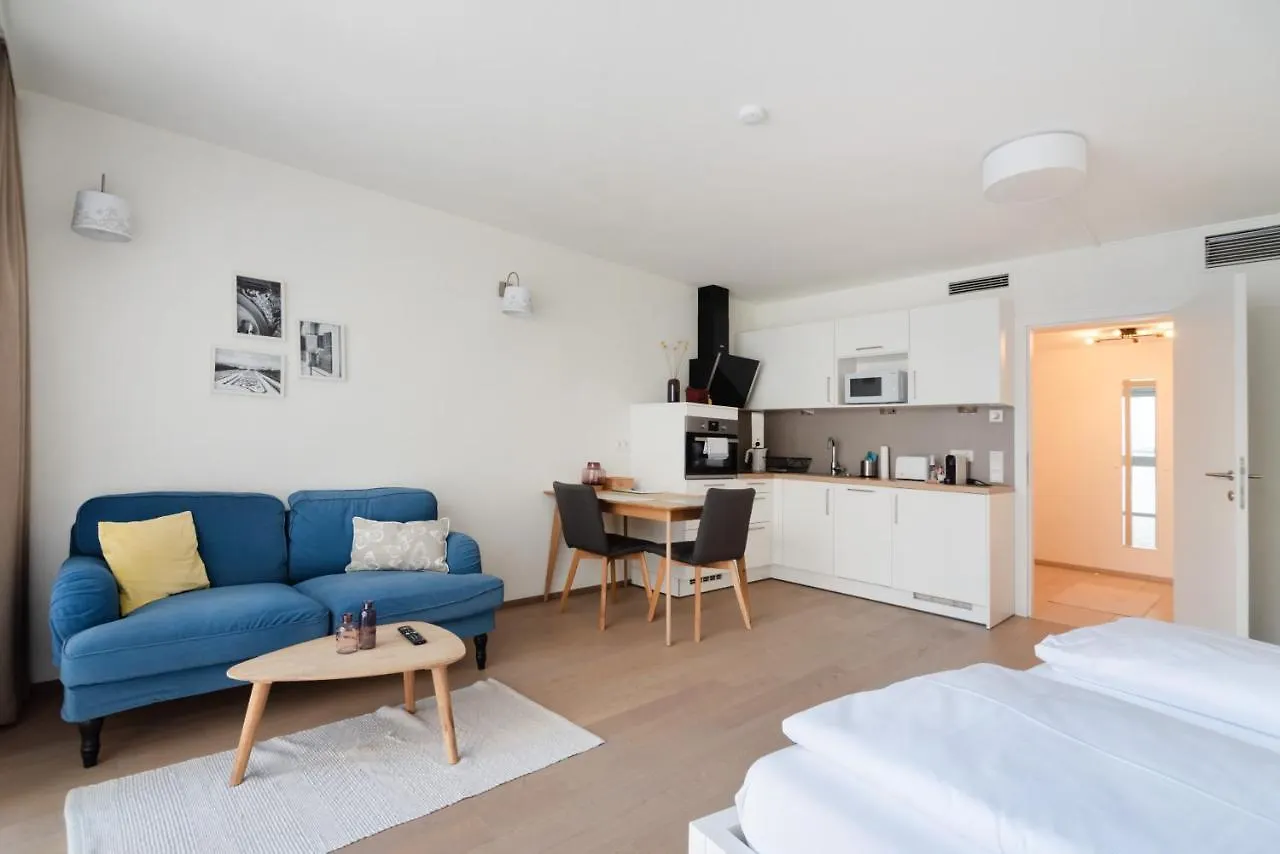 Quiet And Cozy Apartment Next To Mariahilfer Strasse And Naschmarkt With Ac, Minimum 30 Nights Vienna 0*,  Austria