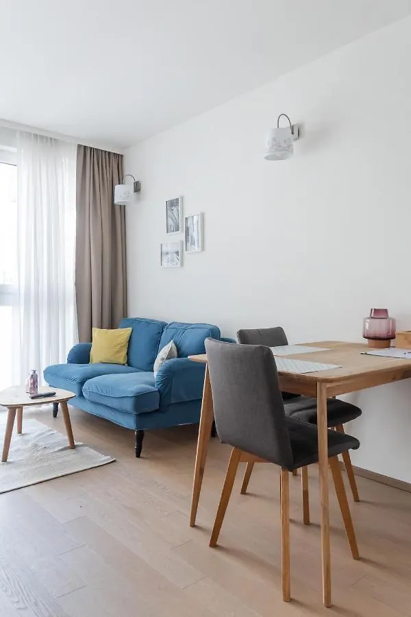 Quiet And Cozy Apartment Next To Mariahilfer Strasse And Naschmarkt With Ac, Minimum 30 Nights Vienna