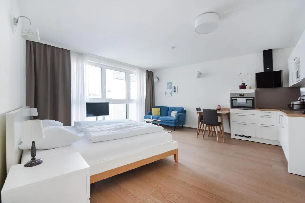 Quiet And Cozy Apartment Next To Mariahilfer Strasse And Naschmarkt With Ac, Minimum 30 Nights Vienna