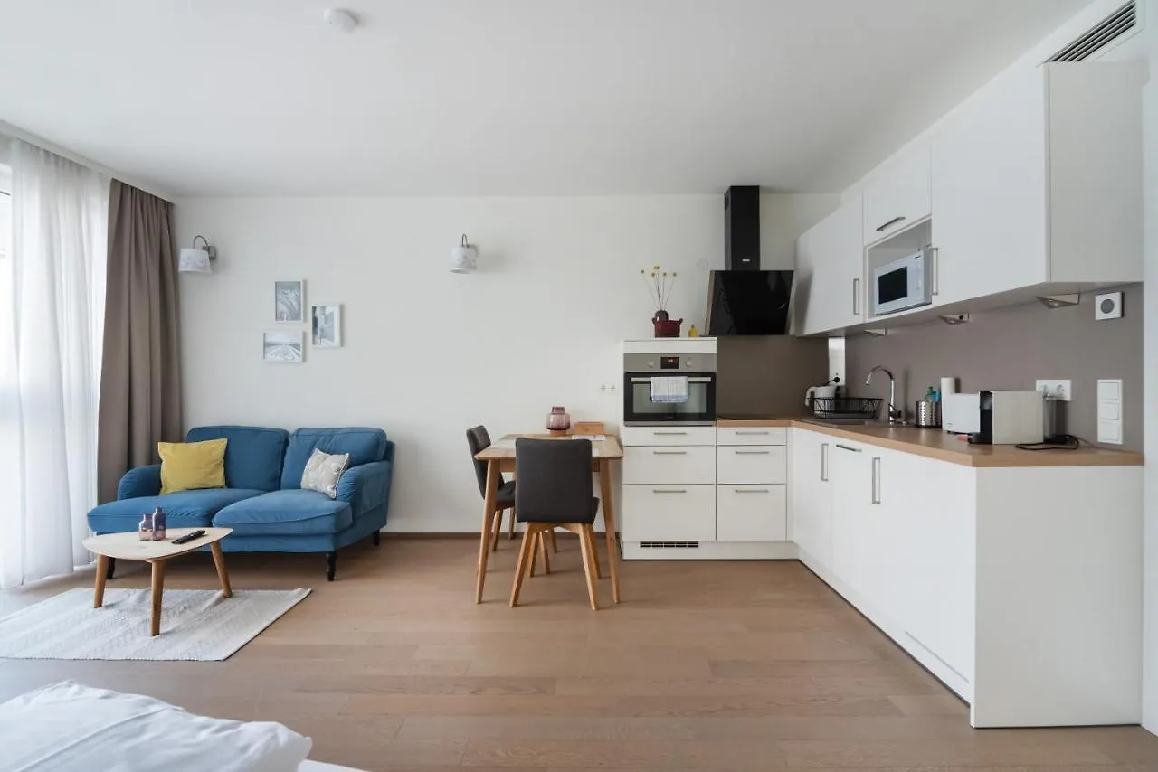 Quiet And Cozy Apartment Next To Mariahilfer Strasse And Naschmarkt With Ac, Minimum 30 Nights Vienna Austria