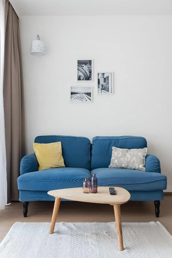 Quiet And Cozy Apartment Next To Mariahilfer Strasse And Naschmarkt With Ac, Minimum 30 Nights Vienna